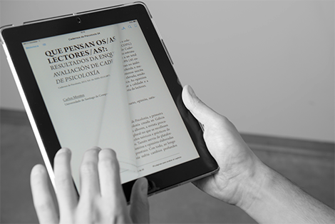 Publicación digital de Cadernos de Psicoloxía en tablet, por Uqui.net